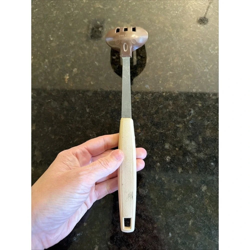 Vintage Ekco Nylon Solid Slotted Cooking Spoon Beige Onion Garlic 12.25